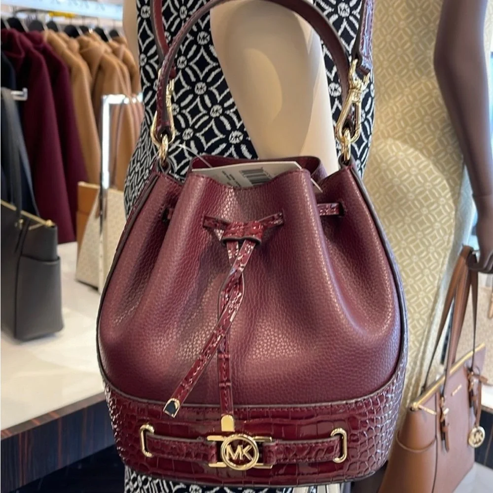 MICHAEL KORS  Reed Medium Pebbled Leather Bucket Bag Satchel Crossbody Oxblood